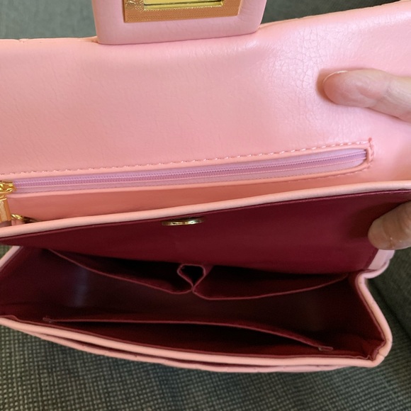 5 like new purses, sold separately or as a group. - Picture 7 of 10